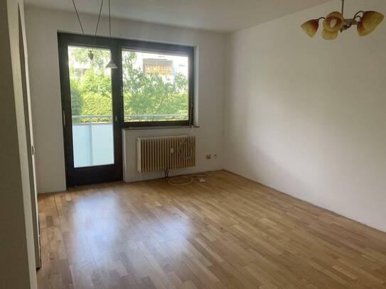 2 Zimmer mit Balkon und Küche - ab sofort beziehbar