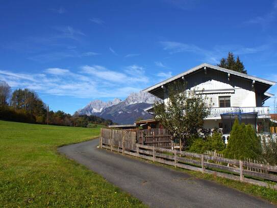 Objekt. Nr.: J 1050 - St. JOHANN IN TIROL: PREISREDUKTION - Haushälfte mit Traum Ausblick, mit Gartenhäuschen und Garte…