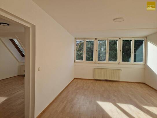 Charmante und helle 2-Zimmerwohnung mit Grünblick - ideal für Singles und Paare