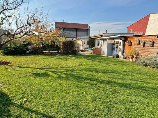 Gemütlicher Bungalow mit traumhaftem Garten bei Bergwerk Badesee