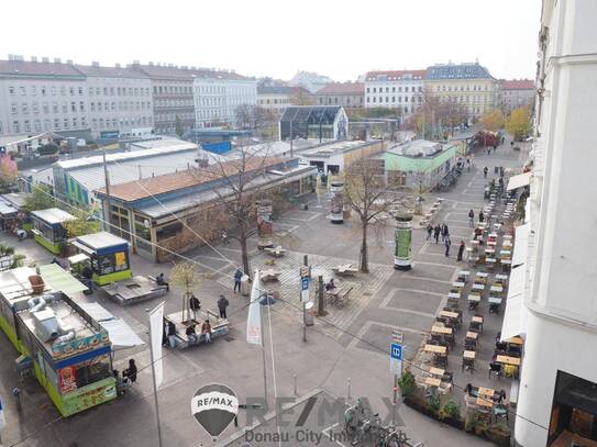 "4-Zimmer-Altbau mit Aussicht auf den beliebten Yppenplatz"