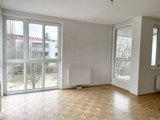 PROVISIONSFREI VOM EIGENTÜMER! SANIERUNGSBEDÜRFTIGE 2-ZIMMER-WOHNUNG MIT LOGGIA!