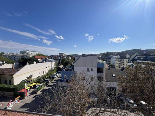 DIREKT im Zentrum MÖDLINGS! Traumhaft schöne DG-Maisonette mit Terrasse und Garten! ERSTBEZUG!