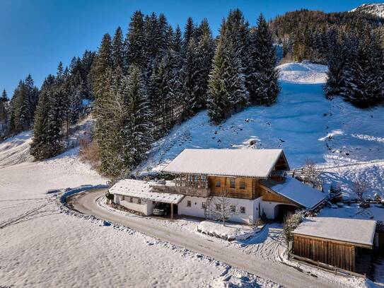 Idyllisches und traditionelles Landhaus mit herrlichem Ausblick