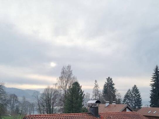 Renovierte 2 Zi-Dachgeschoß-Wohnung mit Seeblick