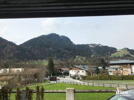 Modern gestaltete Wohnung mit traumhaftem Ausblick zu vermieten