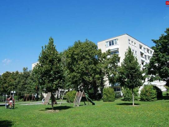 Wohlfühlen in ausgewähltem nachbarschaftlichem Umfeld! Helle 2-Zimmer-Wohnung mit LOGGIA im beliebten Wohngebiet Binder…