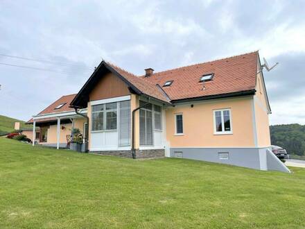 Nahe Laßnitzhöhe! Landhaus in toller Ruhelage, 7,9 ha Grundstück, Bach, 2 Nebengebäude!