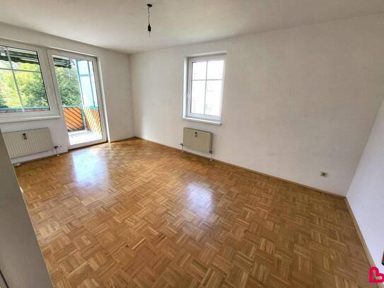 Schöne Wohnung mit Loggia und Parkplatz