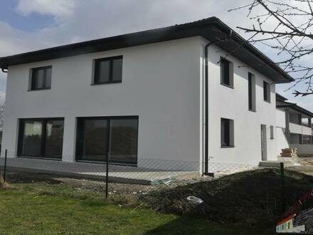 Neubau- Doppelhaushälfte im Passivhausstandard A++ EAW 7kWh/qma² in familienfreundlicher Siedlungslage in St. Pölten-Ra…