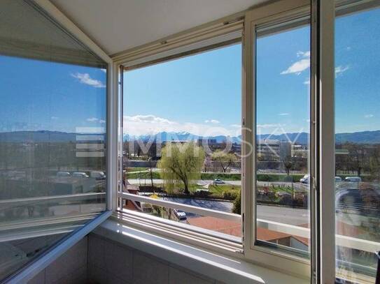 Verglaster Balkon mit herrlichem Ausblick auf die Ach