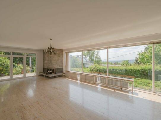 Einfamilienhaus mit traumhaften hellen Wohnbereichen, Blick ins Grüne und in absoluter Ruhelage