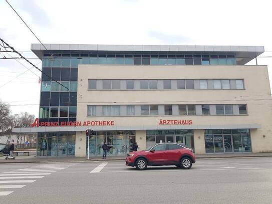 Ärztehaus Linz, Prinz Eugen Straße! Freie Ordination im 2. OG, 2 Räume + Wartebereich, 49 m² Nfl. + Gemeinschaftsfläche…