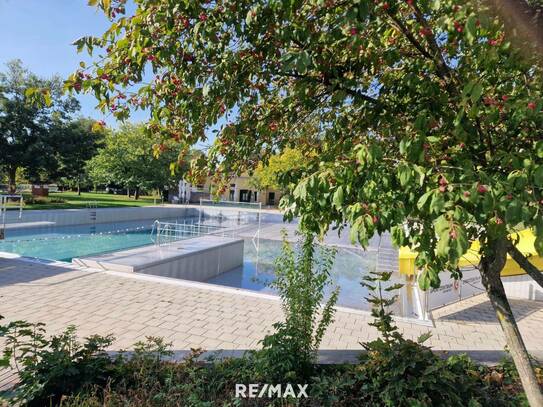 Den nächsten Sommer gleich im Freibad nebenan verbringen...