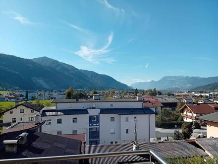 Traumhafte 60 m² Dachgeschoßwohnung mit Tiefgaragenstellplatz