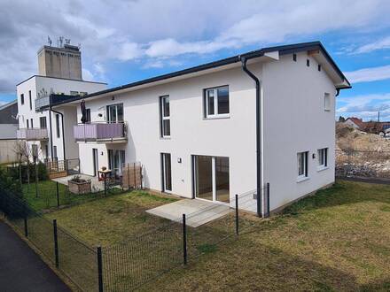 Provisionsfreie Erstbezug Maisonettenwohnung mit eingezäuntem Garten und Carport