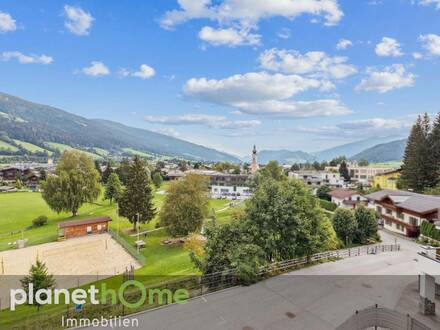 PENTHOUSE mit Traumaussicht: riesige, sonnige Terrasse und grüner Oase