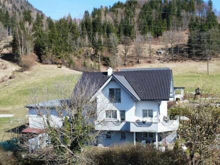 Großes helles Wohnhaus, Terrasse, Doppelcarport, Keller! ZWEITWOHNSITZFÄHIG!