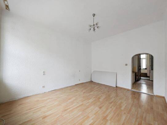 ++Q18++ Renovation-needed 1-room old building flat