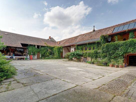 Bauernhof mit Charakter * LANDWIRTSCHAFTS / AGRARFLÄCHEN * Lagerhallen * direkt am Wald gelegen