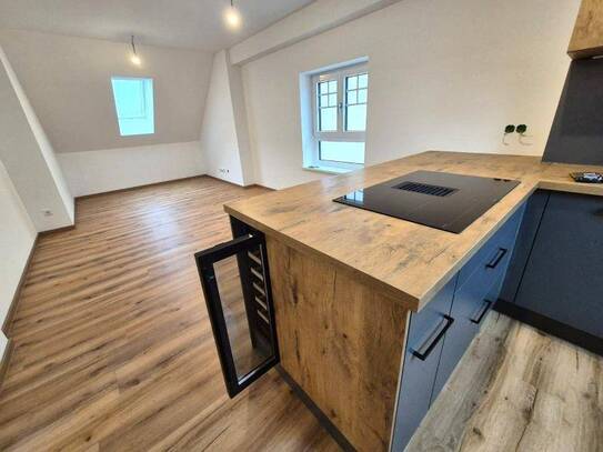 Saniertes Zinshaus (143m²) mit 2 Wohneinheiten, Terrassen und Eigengarten in zentraler Lage in Fürstenfeld! Provisionsf…