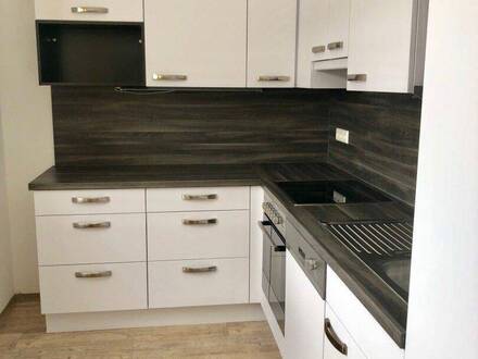 4-Zimmer mit Südbalkon - provisionsfrei ab 1. Dezember - 860,00 EUR Heizkosten inklusive