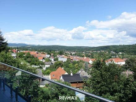 ERSTBEZUG mit traumhafter Aussicht und viel Platz!