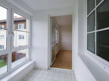 Renovierte 3 Zimmer Wohnung mit Loggia