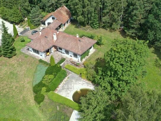 Rustikales Landhaus mit parkähnlichem Garten I Traumhafter Fernblick