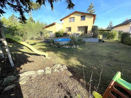 Ein- oder Zweifamilienhaus mit Pool, Sauna, Whirlpool und Schwedenofen auf 782m² Eigengrund!