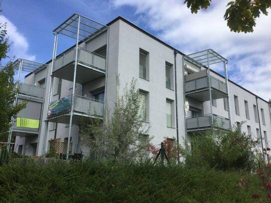 Großzügige, sonnige Wohnung mit Terrasse,Lift und Carportabstellplatz