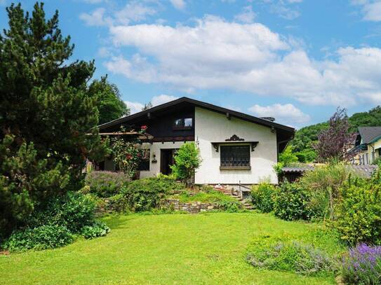 Einfamilienhaus mit Potenzial und tollem Garten an der Wiener Stadtgrenze