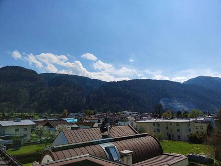 MIETE: Dachgeschosswohnung mit grosser Dachterrasse in Wörgl