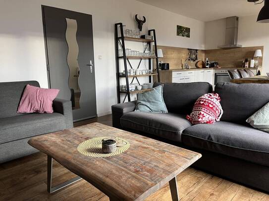 Großzügige, schöne Wohnung mit Panoramblick & Seeblick