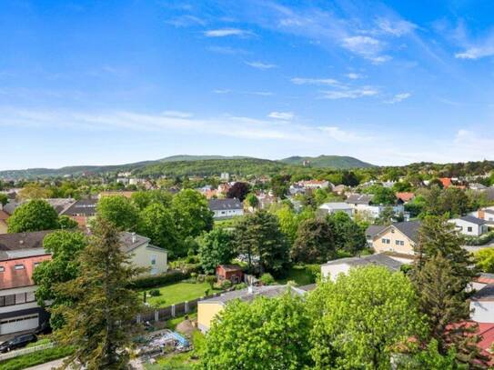 Schöne, sonnige Dachgeschosswohnung mit Fernblick - Nähe Mödling