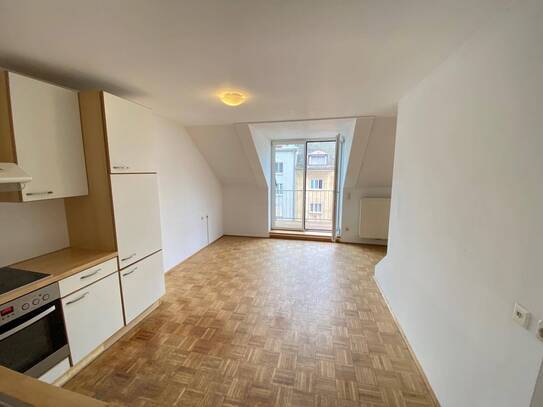 MAISONETTEWOHNUNG MIT BALKON NÄHE BULGARIPLATZ