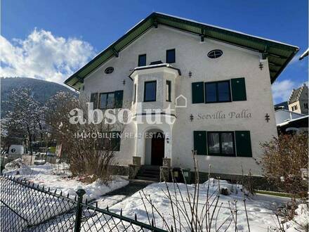 Wunderschöne, kompl. renovierte Mietwohnung mit Seeblick in historischer Altbauvilla in Zell am See!