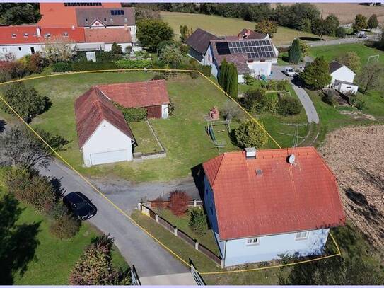 **Einfamilienhaus mit Hof-Charakter** in super Lage mit Blick auf die Riegersburg