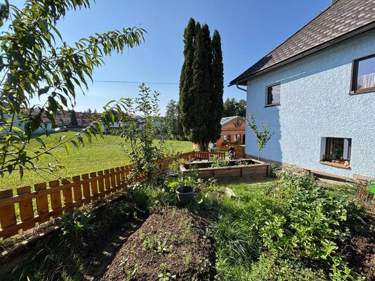 Kleine Erdgeschosswohnung mit eigenem Garten