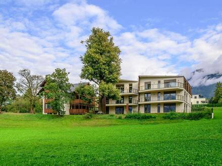 Großzügige 4-Zimmer Wohnung mit dreiseitigen Fensterfronten und unverbaubarem Ausblick