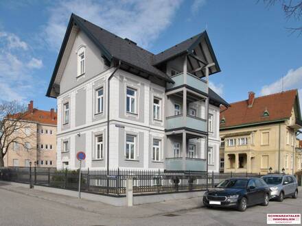 Büro/Praxis in renovierter Villa zu vergeben!