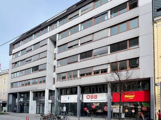 Geschäftslokal mit ca. 849 m² Nutzfläche zu vermieten