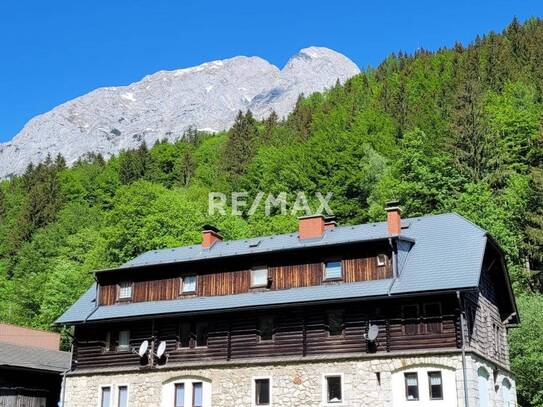 Haupt-, oder Zweitwohnsitz, Touristische Nutzung in Naturlage, Aussicht in die Berge