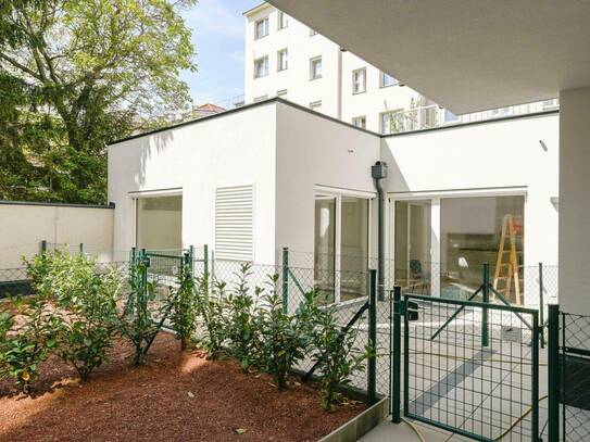 Beim Reumannplatz – Büro oder Praxis, sehr schöne 2 Zimmer Wohnung mit Hofterrasse!