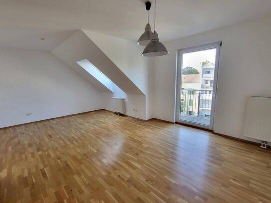 Zentrum - Balkon- Traum Ausblick - großzügige 2-Zimmer-Wohnung - 78m² - Lift