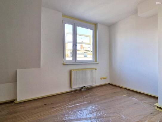 ERSTBEZUG nach Sanierung: 4-Zimmer DG-Terrassenwohnung - Grenze 9.Bezirk - U6 Nähe!!