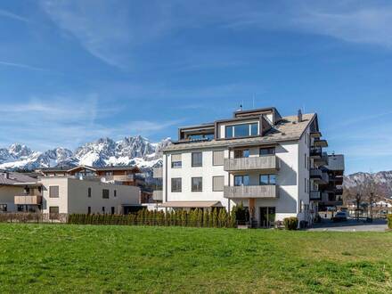 Dachgeschosswohnung mit Bergpanorama in zentraler Lage ( 06065 )