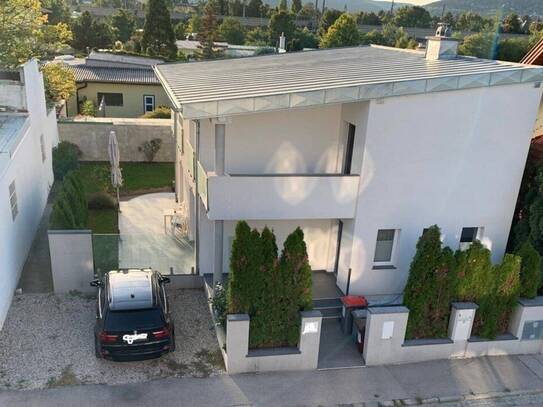 **Stilvolles Einfamilienhaus * WFL 180m² * Wohn-Essbereich 70m² * 6 Zimmer**