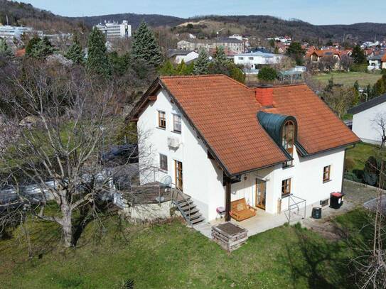 vollunterkellertes, helles Wohnhaus mit Split-Level-Grundriss in Bestlage zu verkaufen