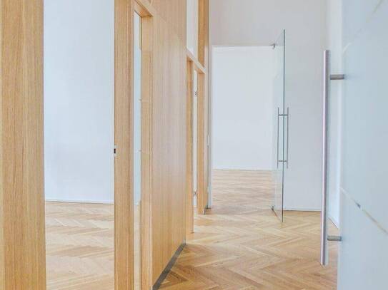 Hochwertig ausgestattete Bürofläche im Stilaltbau - 5 Zimmer + Balkon - unbefristet - Nähe Rathaus und Parlament